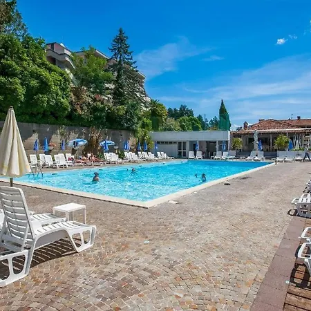 The Lookout Apartment *